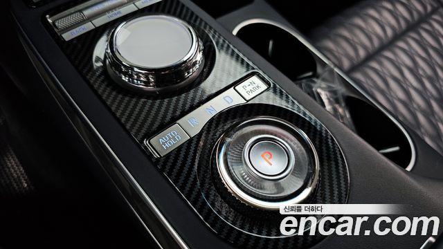 Genesis GV70 2021 — photo 12