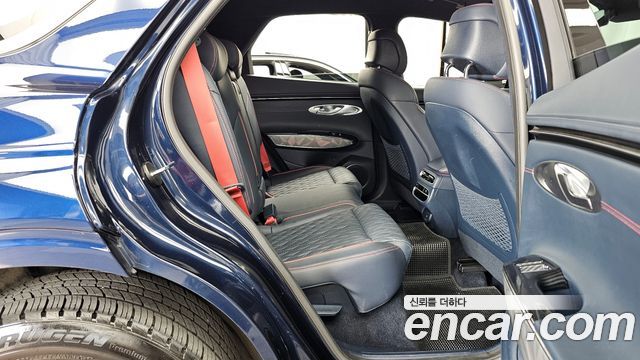 Genesis GV70 2021 — photo 18