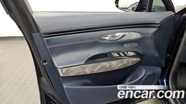 Genesis GV70 2021 — photo 14