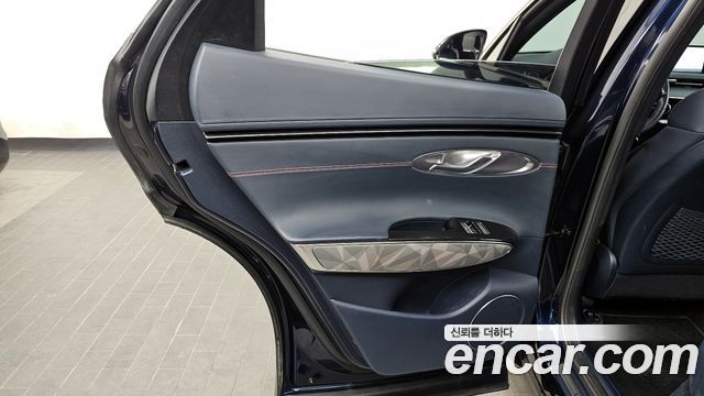 Genesis GV70 2021 — photo 15