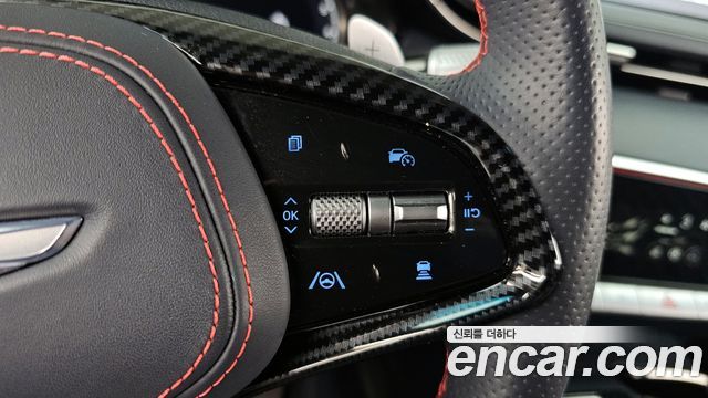Genesis GV70 2021 — photo 33