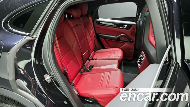 Porsche Cayenne 2020 — photo 17