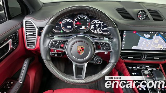 Porsche Cayenne 2020 — photo 19