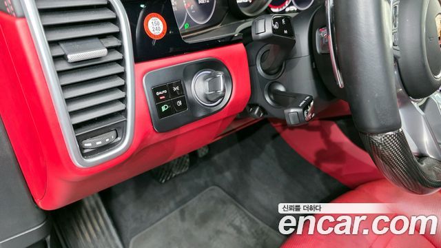 Porsche Cayenne 2020 — photo 26