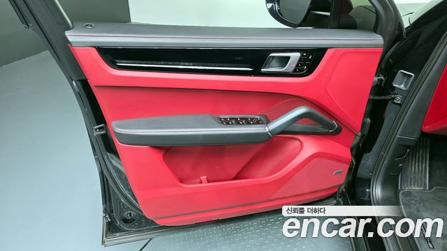 Porsche Cayenne 2020 — photo 14