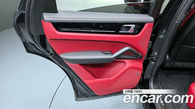 Porsche Cayenne 2020 — photo 15