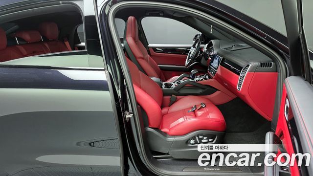 Porsche Cayenne 2020 — photo 16