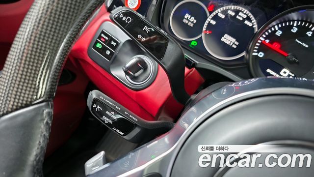 Porsche Cayenne 2020 — photo 28