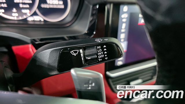 Porsche Cayenne 2020 — photo 29