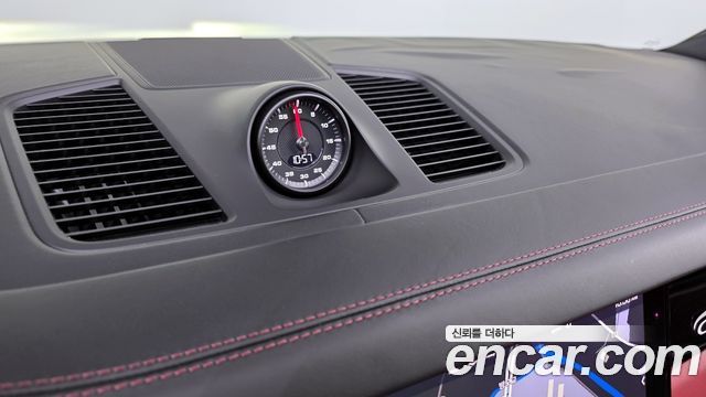 Porsche Cayenne 2020 — photo 32
