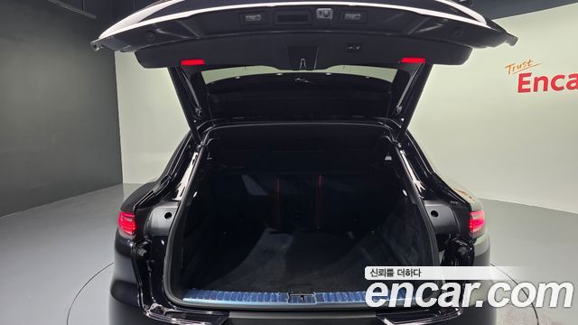 Porsche Cayenne 2020 — photo 35