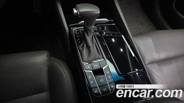 Kia K7 2017 — photo 9