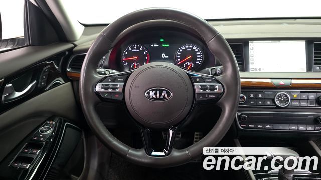 Kia K7 2017 — photo 13