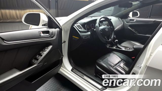 Kia K7 2012 — photo 10