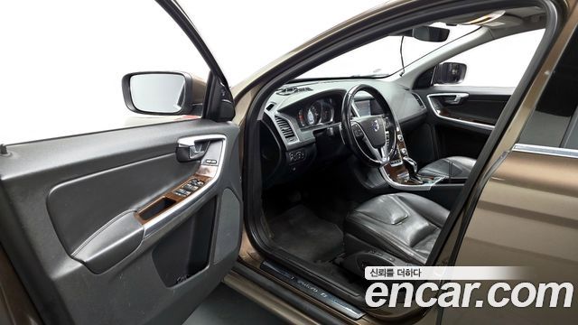 Volvo XC60 2015 — photo 10