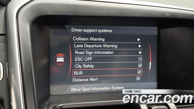 Volvo XC60 2015 — photo 16
