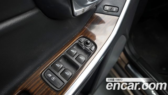 Volvo XC60 2015 — photo 19