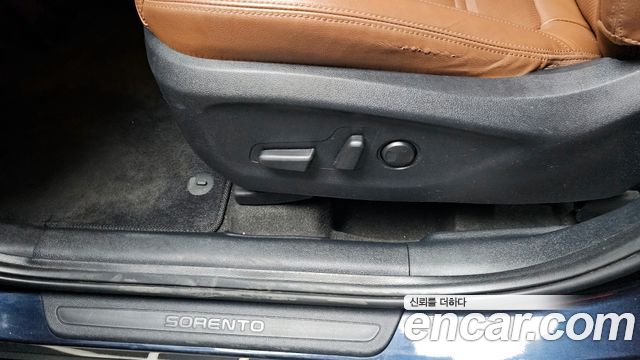 Kia Sorento 2018 — photo 32
