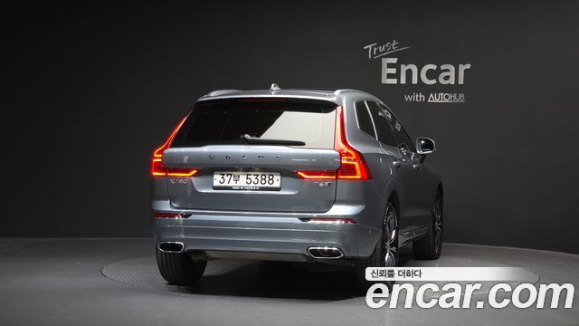 Volvo XC60 2018 — photo 4