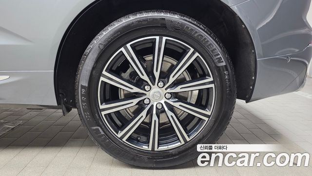 Volvo XC60 2018 — photo 7