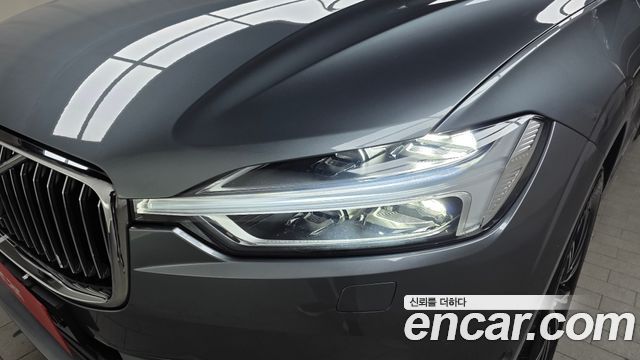 Volvo XC60 2018 — photo 8