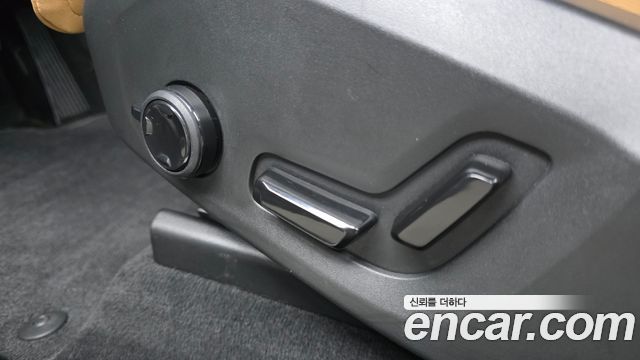 Volvo XC60 2018 — photo 33