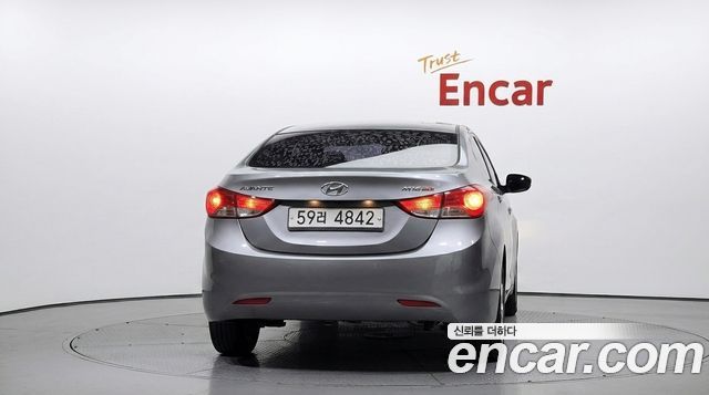 Hyundai AVANTE 2012 — photo 4