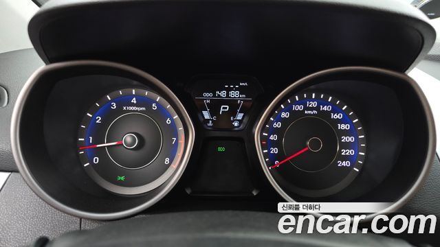 Hyundai AVANTE 2012 — photo 11