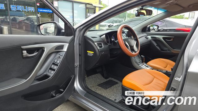 Hyundai AVANTE 2012 — photo 13