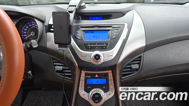 Hyundai AVANTE 2012 — photo 20