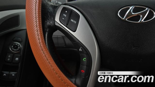 Hyundai AVANTE 2012 — photo 22