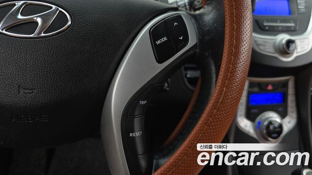 Hyundai AVANTE 2012 — photo 23