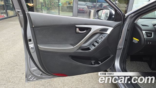 Hyundai AVANTE 2012 — photo 14