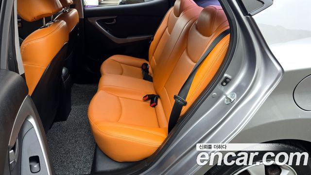 Hyundai AVANTE 2012 — photo 30