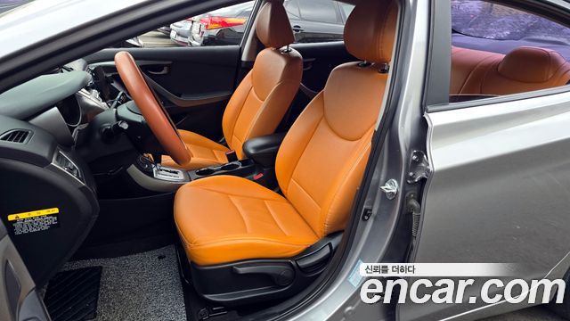 Hyundai AVANTE 2012 — photo 31
