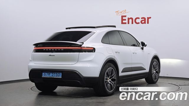 Porsche Macan 2025 — photo 2