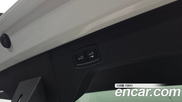 Porsche Macan 2025 — photo 15