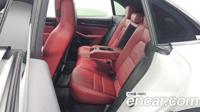 Porsche Macan 2025 — photo 16