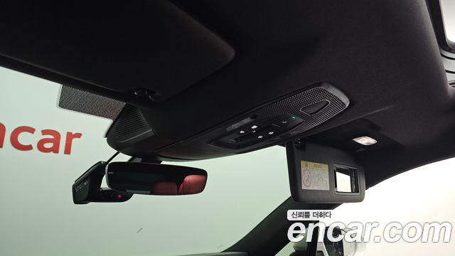 Porsche Macan 2025 — photo 20