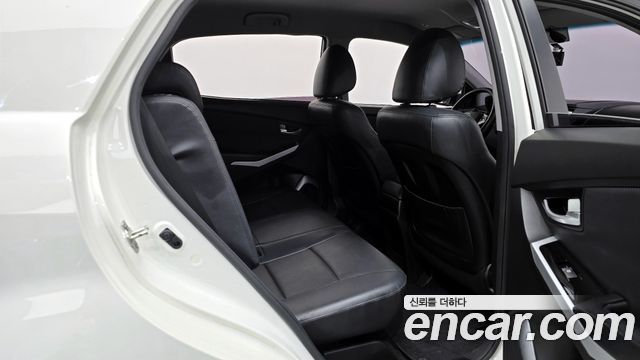KG Mobility KORANDO 2017 — photo 17