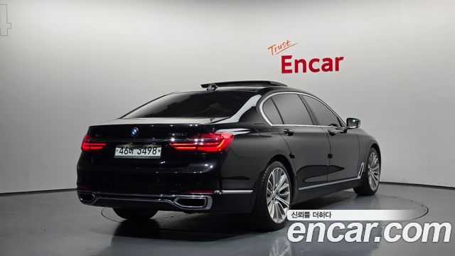 BMW 7-Series 2016 — photo 2