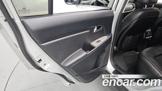 Kia Sportage 2016 — photo 15