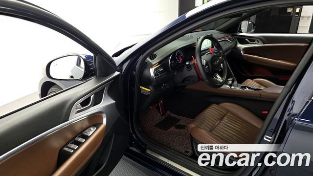 Genesis G70 2018 — photo 13