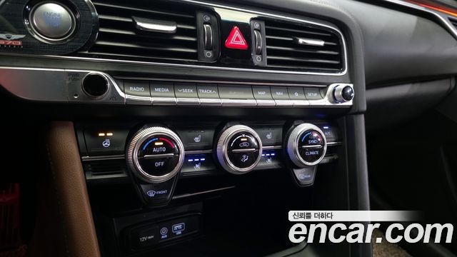 Genesis G70 2018 — photo 24