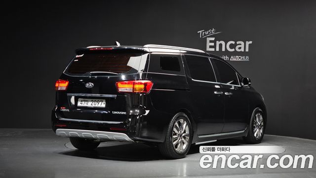 Kia Canival 2015 — photo 2