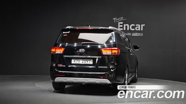 Kia Canival 2015 — photo 4