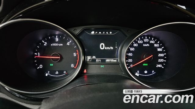 Kia Canival 2015 — photo 8