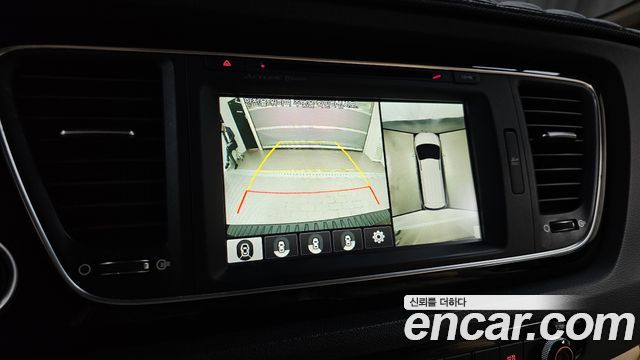 Kia Canival 2015 — photo 15