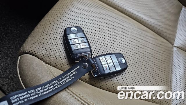 Kia Canival 2015 — photo 17