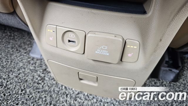 Kia Canival 2015 — photo 18